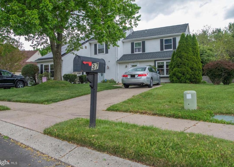 Photo - 37 Hewitt Ln