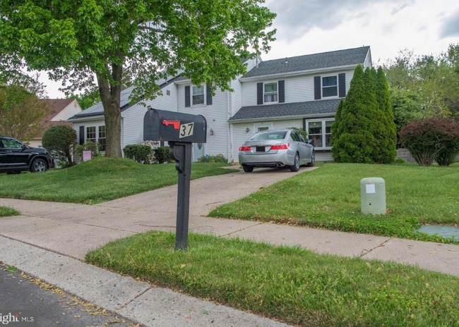 Building Photo - 37 Hewitt Ln