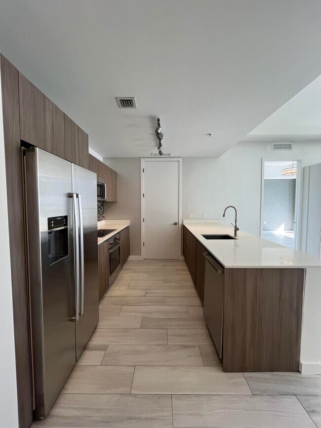 Photo - 201 SW 17th Rd Unidad 810