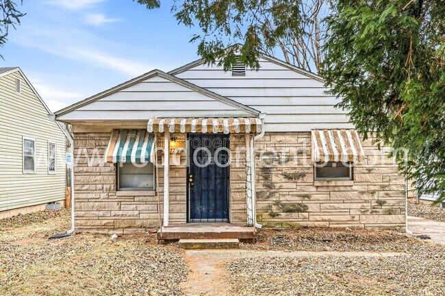 Photo - 3729 Kinnear Ave