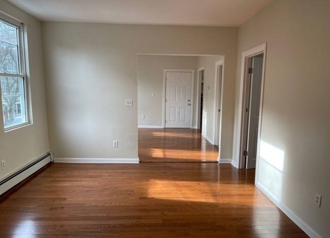Building Photo - 75 Putnam St Unit 1 Rental