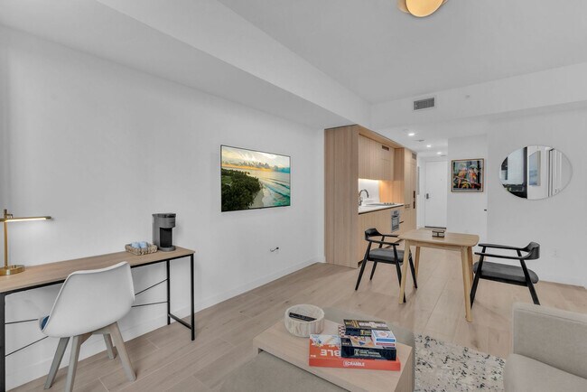 225 N Miami Ave Unit SI FL16-ID1625713P