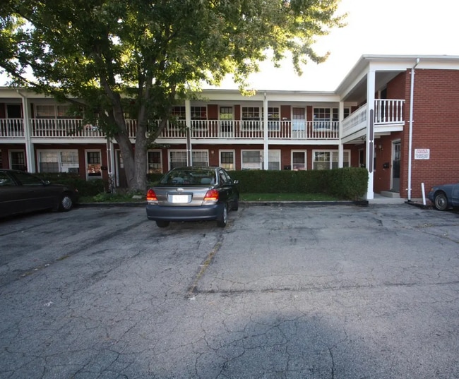 Building Photo - 700 Indian Rd N Unit 10