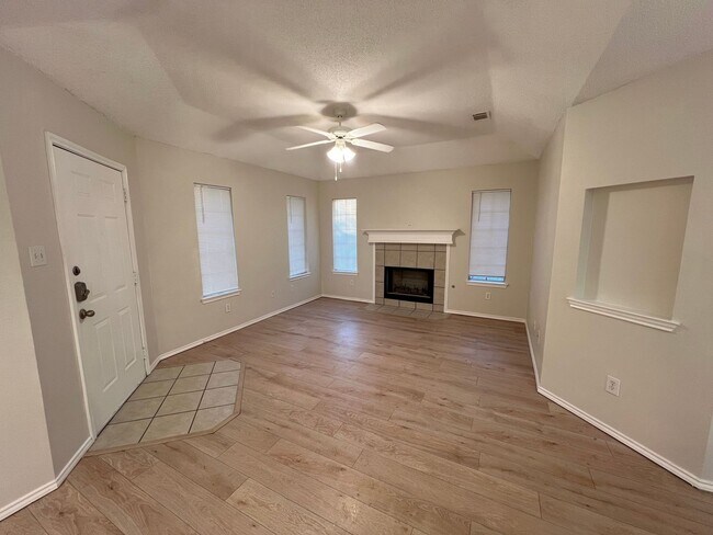 Photo - 3110 110th St