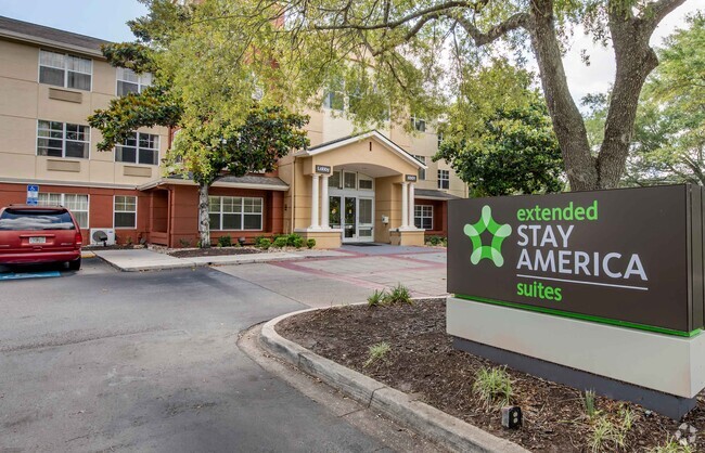 Building Photo - Furnished Studio-Jacksonville - Deerwood Park Rental