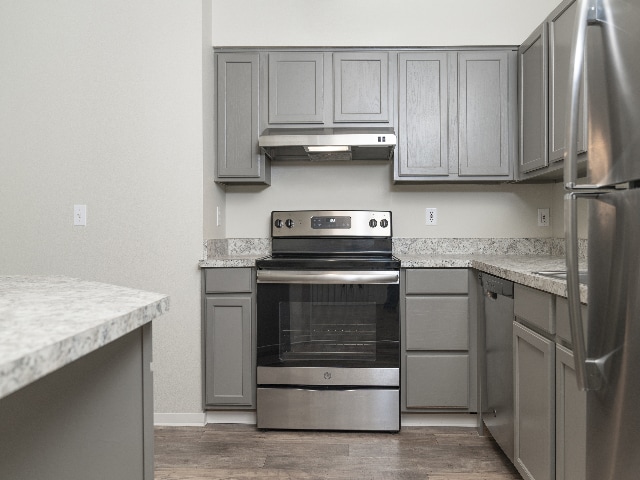 New Stainless Steel Appliances l Upscale Parkland Apartments for Rent l Tacoma, WA l Kensington Gate - Kensington Gate Apartments