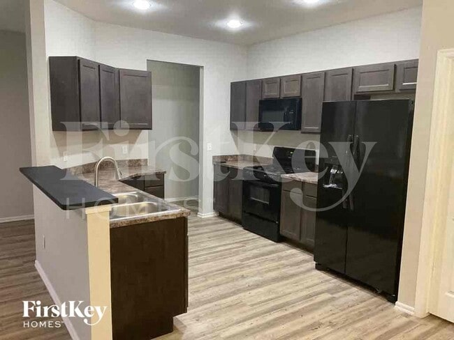 Photo - 1885 Bradford Pl