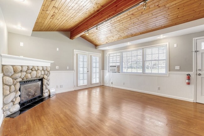 Photo - 1Bd/1Ba Mercer Island House