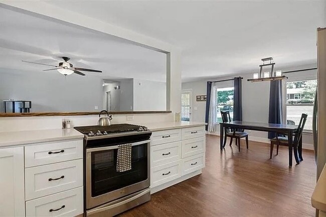 Photo - 2855 Old Carriage Dr SW