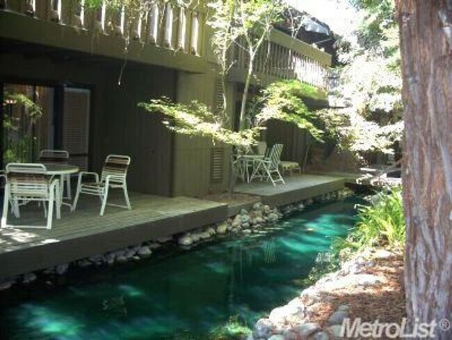 Lower-Level Condo in Gated Timberlake, The... - Lower-Level Condo in Gated Timberlake, The...