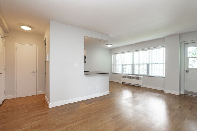 Photo - 99 Tyndall Ave Unit 305