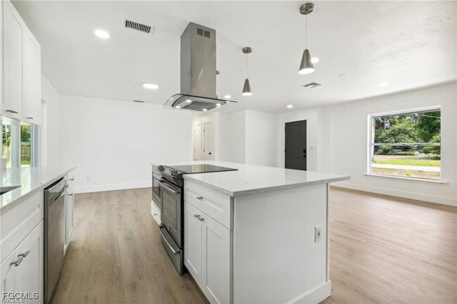 Building Photo - 4700 3rd St W Rental