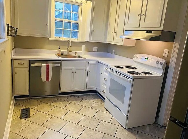 Photo - 2107 Sunset Pl