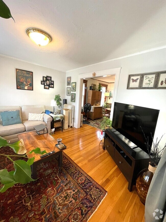 Building Photo - 7 Doble Ave Unit 2 Rental