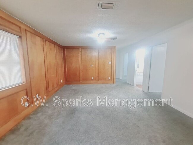 Photo - 852 Harvard Ln