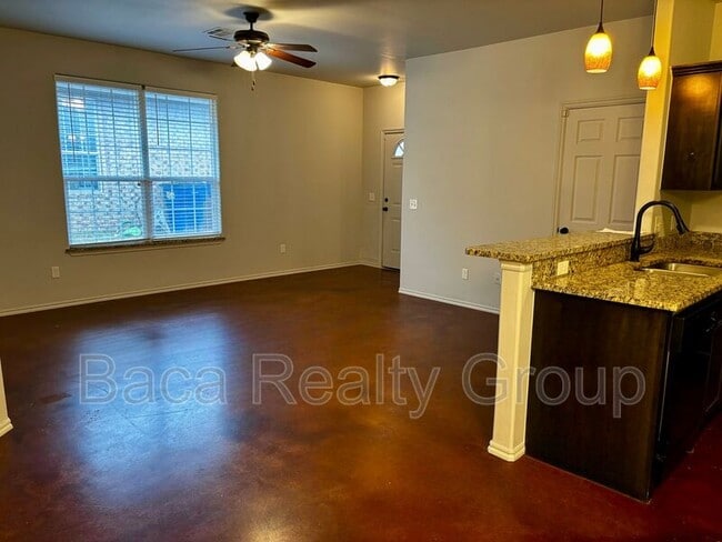 Photo - 1842 Post Oak Rd