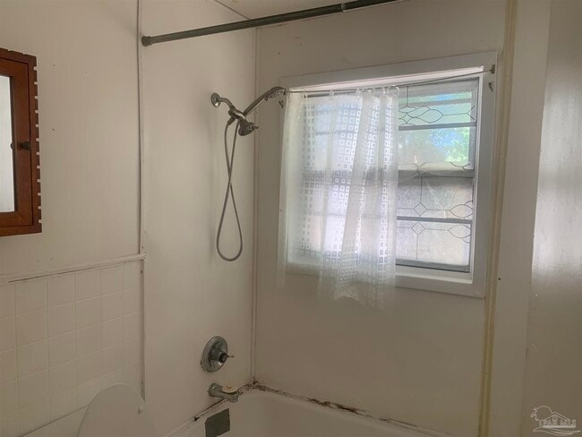 Photo - 3204 E Gonzalez St