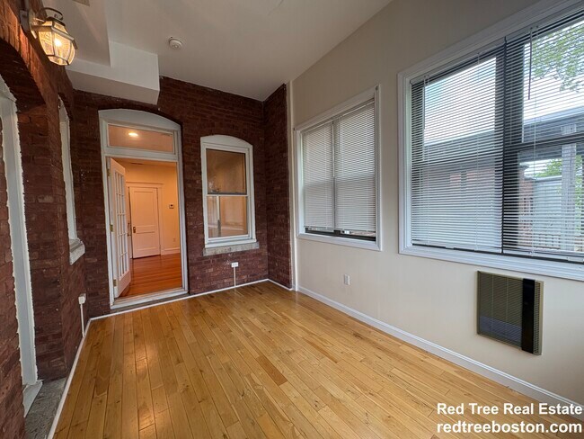 Photo - 191 Winthrop Rd Unit 6