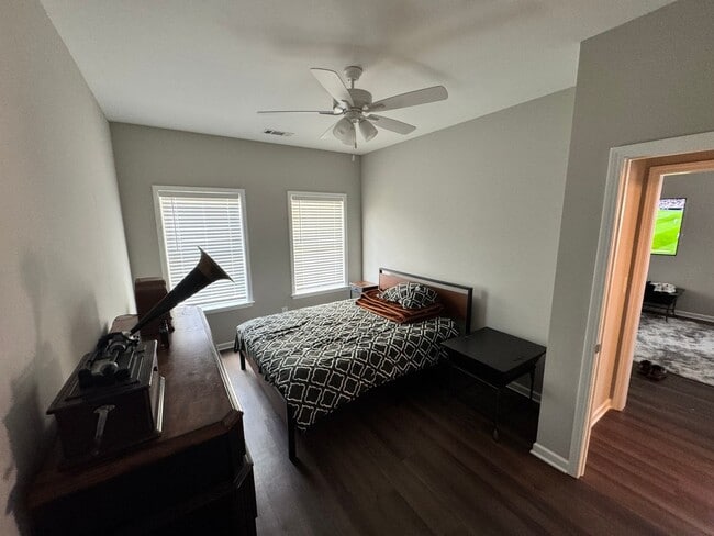 Photo - 1290 Providence Ln