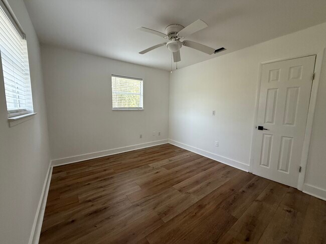 Dormitorio 1 - 235 Waterside Ln