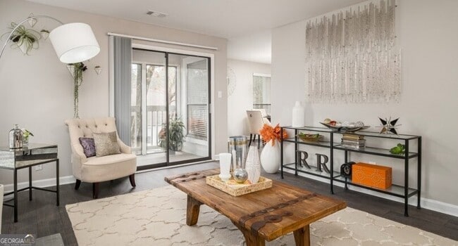 Photo - 7100 Roswell Rd Unidad 1304