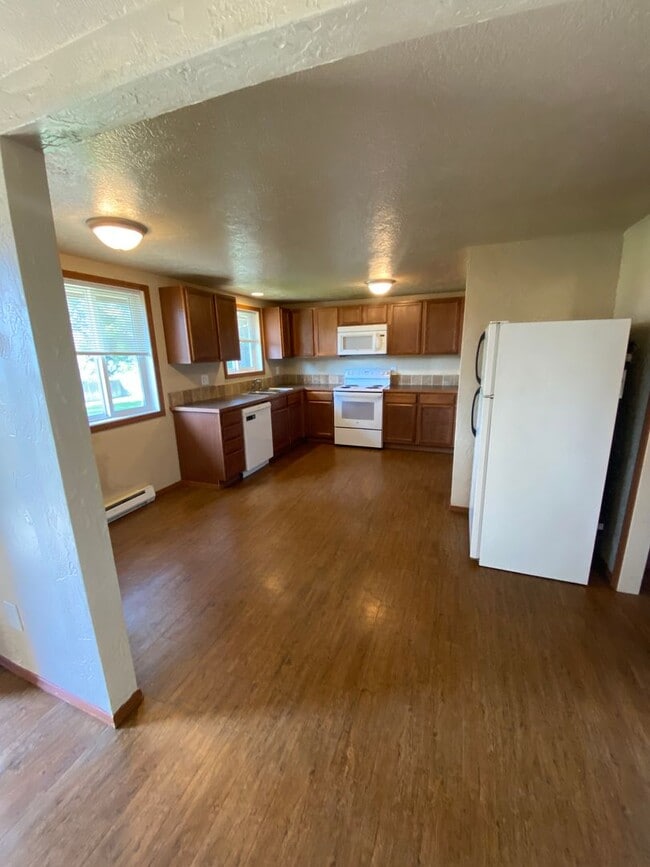 Building Photo - 10622 E 14th Ave Unit 10622-A