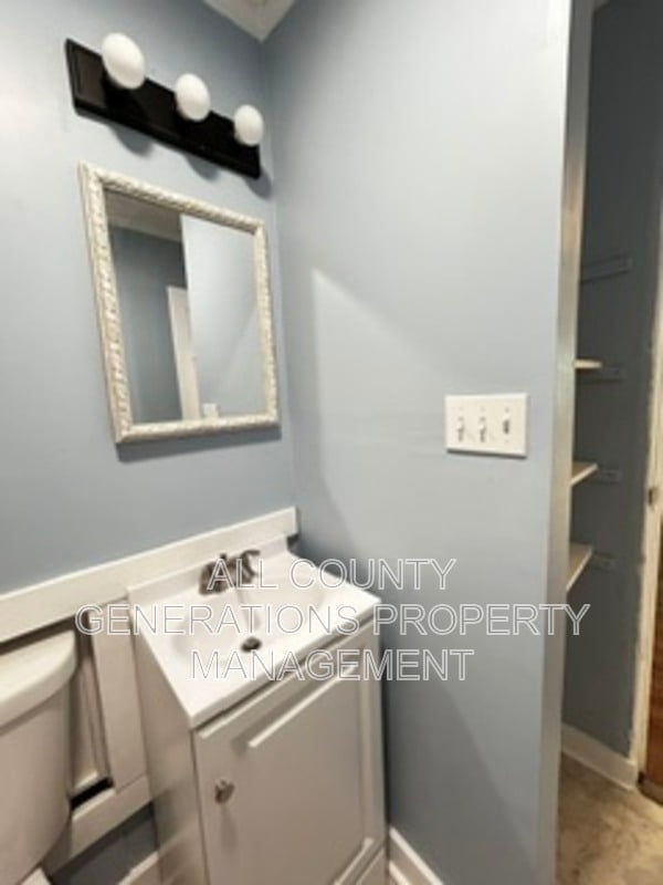 Photo - 165 Bellfield Ave