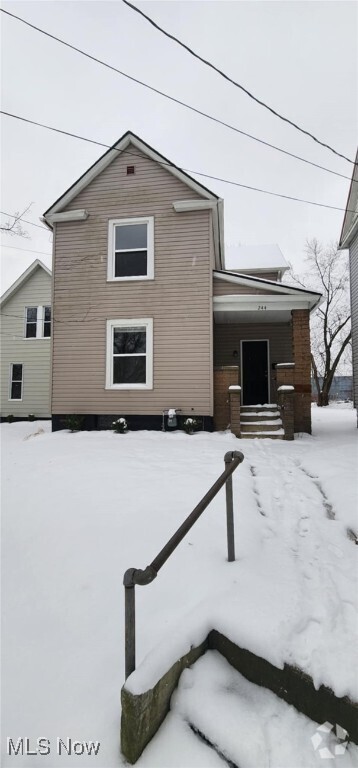 Building Photo - 244 Arch St Rental