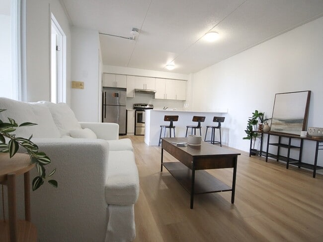 Building Photo - 50 University Ave E Unit Viewings