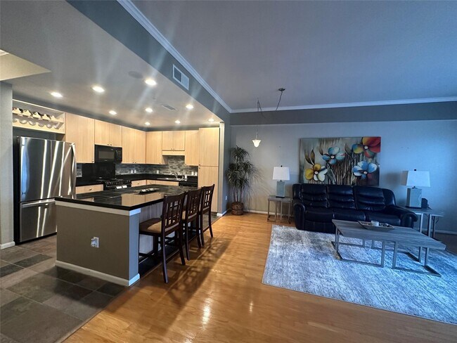 Building Photo - 3505 Sage Rd Unit 1107