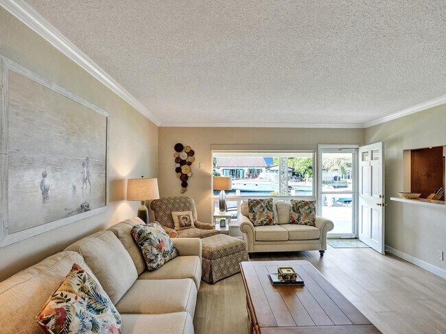 Photo - 2866 NE 30th St