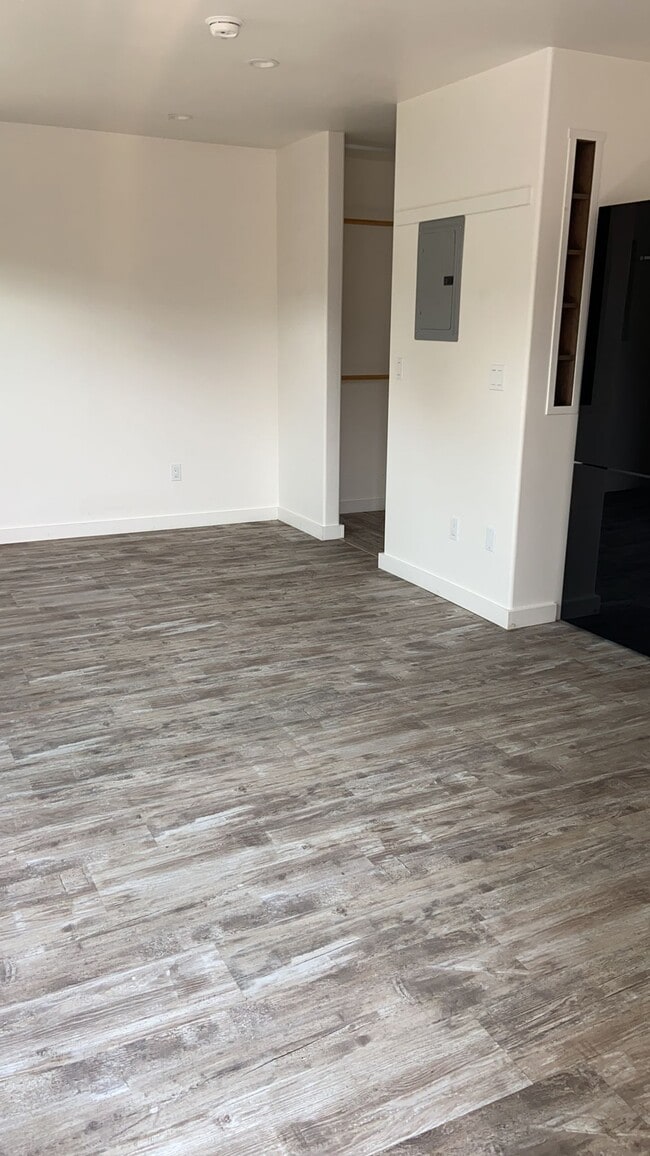 Photo - 5913 Amend Rd Unit Studio