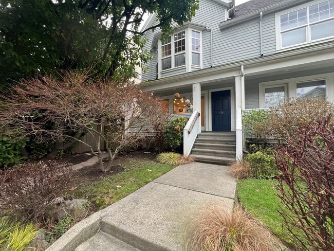 Building Photo - Charming Capital Hill Craftsman Home in Ideal Location!