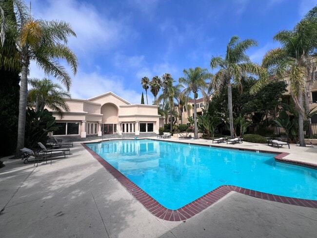 Building Photo - Gorgeous Studio in the Venetian Community ... Rental