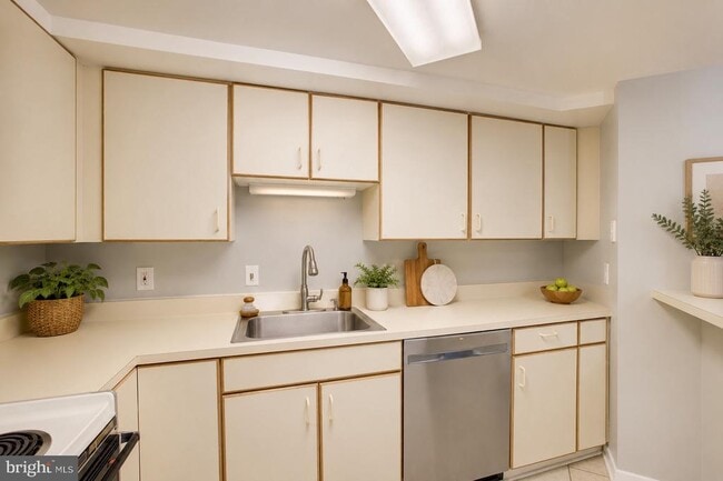 2111 Wisconsin Ave NW Unit 610