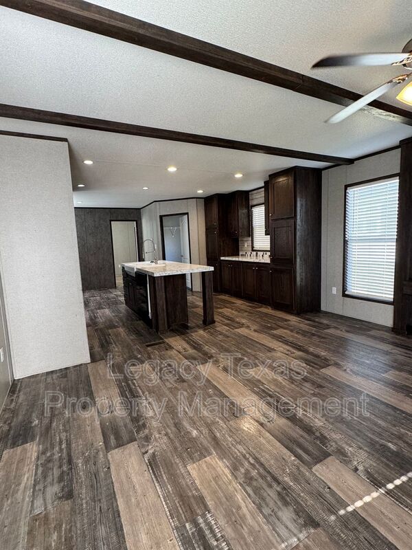Building Photo - 800 N Old Betsy Rd Unit #7 Rental