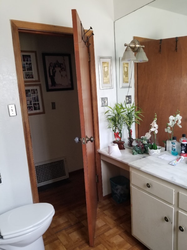 Photo - 206 W Cedar Ave