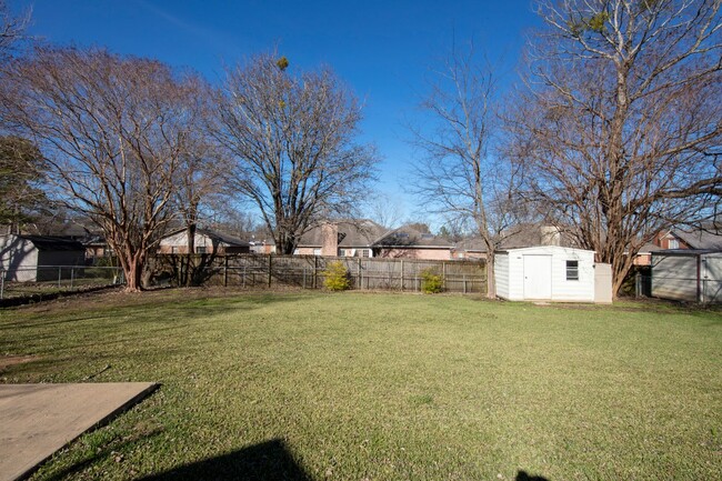 ** 4 bed 2 bath located off Vaughn Rd ** C... - ** 4 bed 2 bath located off Vaughn Rd ** C... Casa