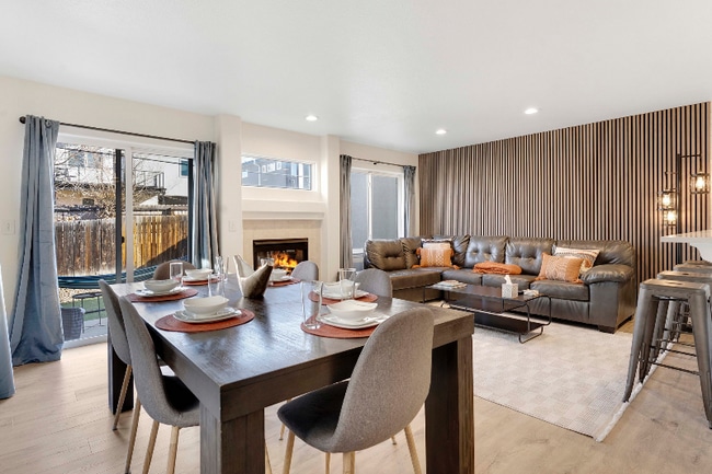 Photo - 5316 Stuart St