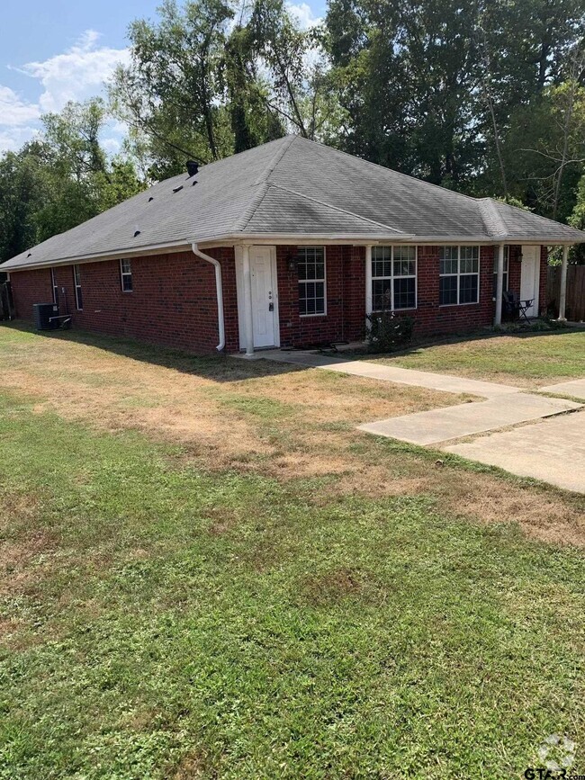 Building Photo - 113 Elm Creek Dr Rental