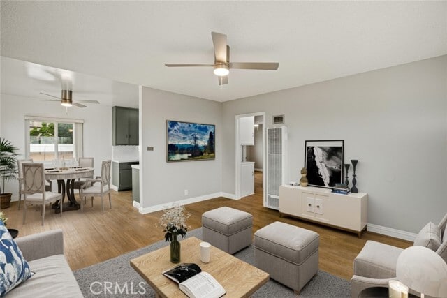 Building Photo - 740 W 27th St Unit 4 Rental