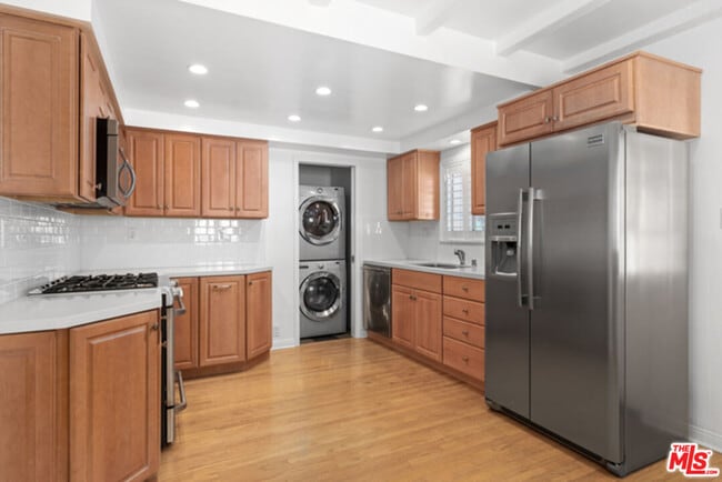 Photo - 329 N Swall Dr Unidad 329