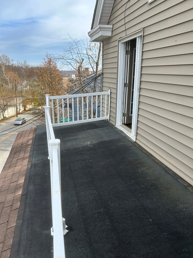 Photo - 1719 William Howard Taft Rd Unit # 2