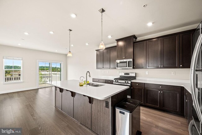 Photo - 220 Chase Dr