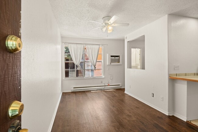 Photo - 2800 Vail Ave SE