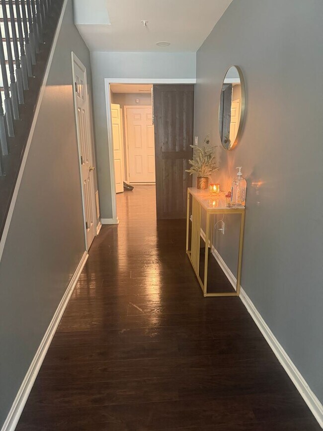 Photo - Beautiful Townhome in Seven Oaks!