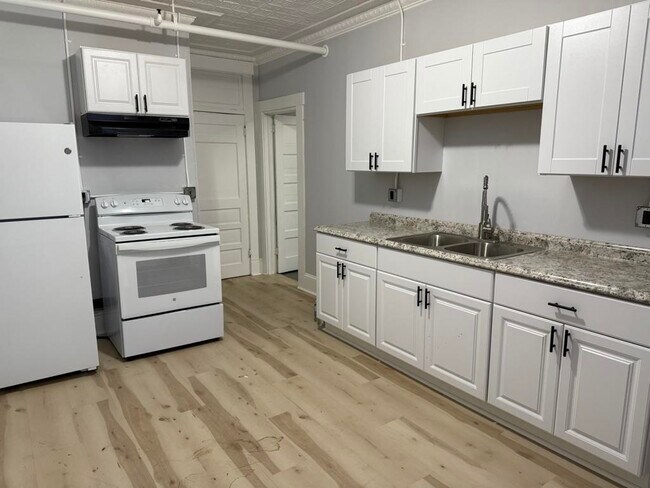 Building Photo - 41-43 Central St Unit 16