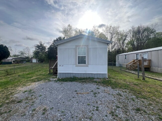 Photo - 1050 Ross Ln