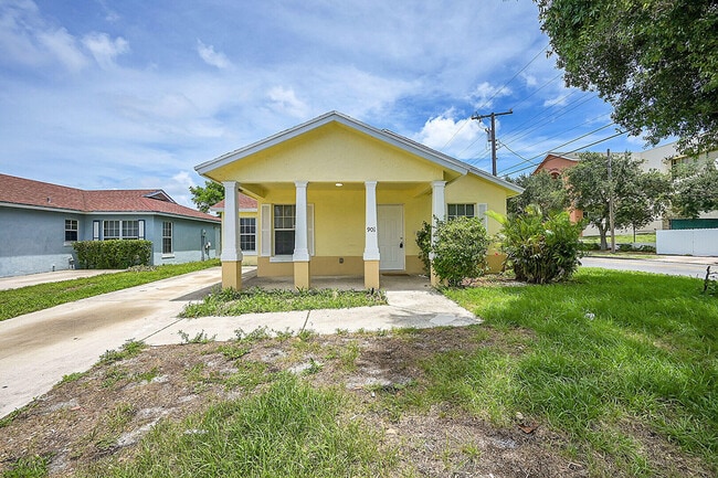 Building Photo - 901 10th St Rental
