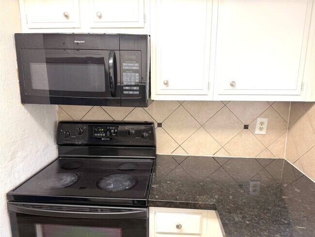 Photo - 6620 Westwick Dr